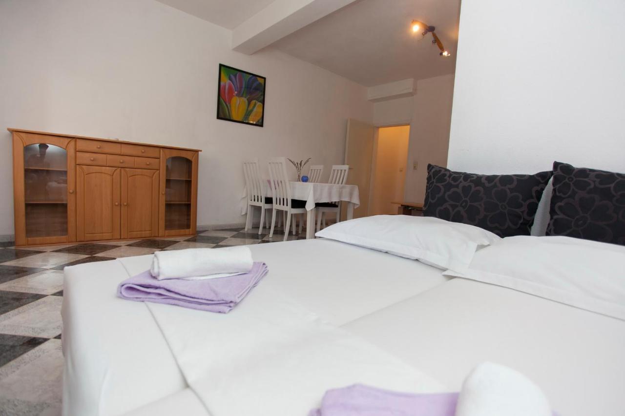 Apartments Damjanovic Makarska Ruang foto
