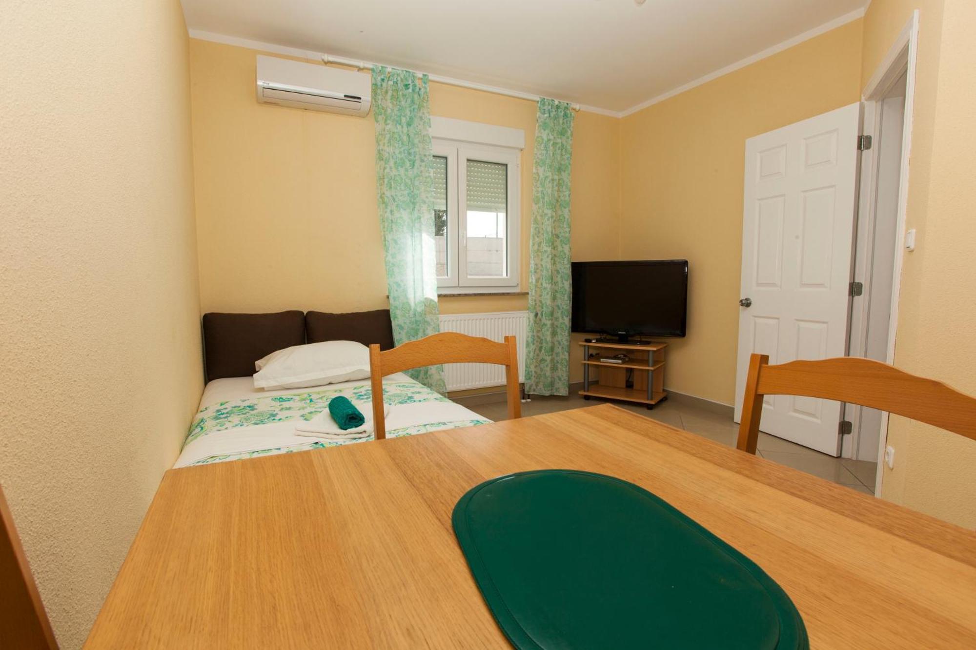 Apartments Damjanovic Makarska Ruang foto