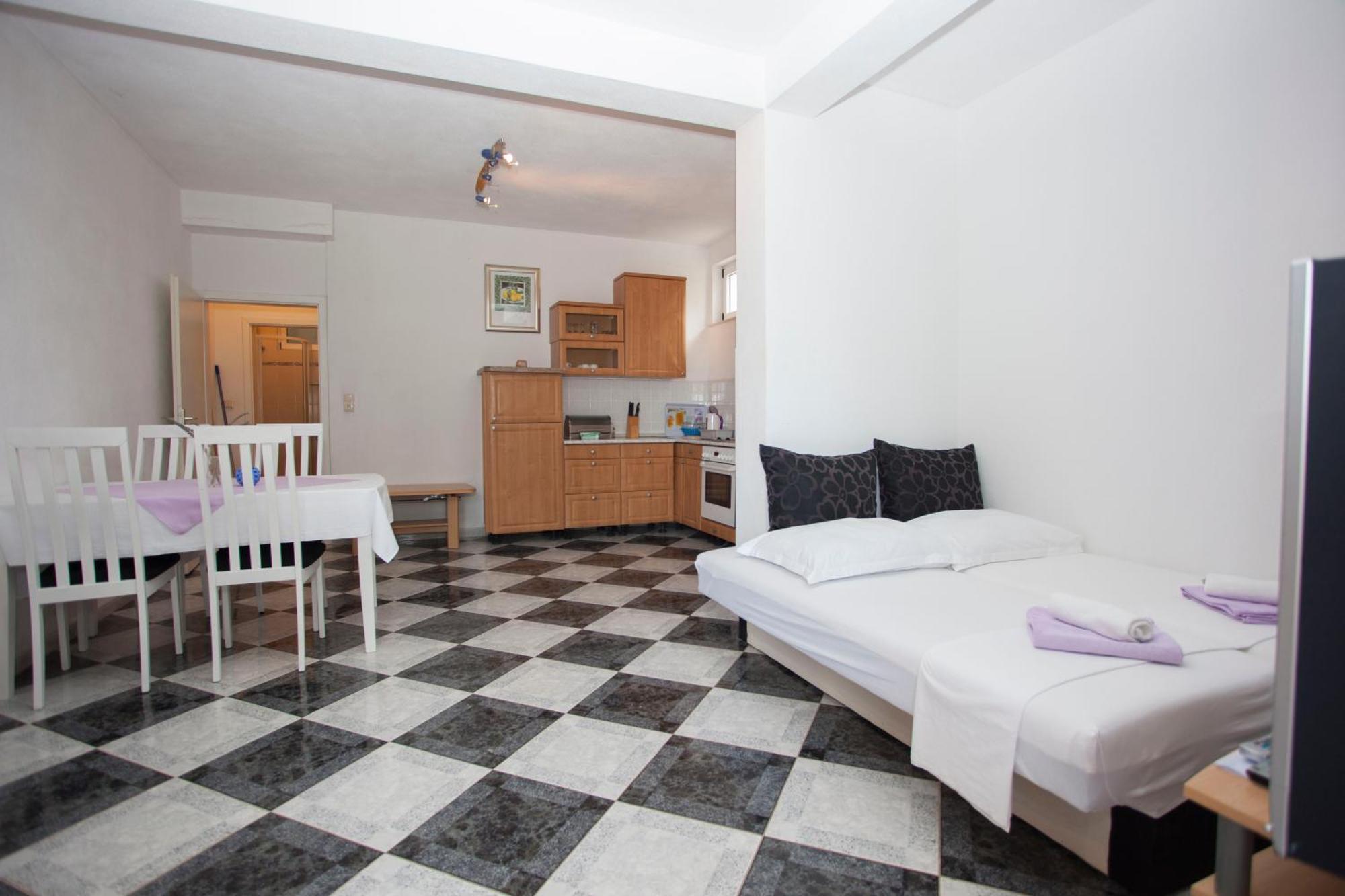 Apartments Damjanovic Makarska Ruang foto
