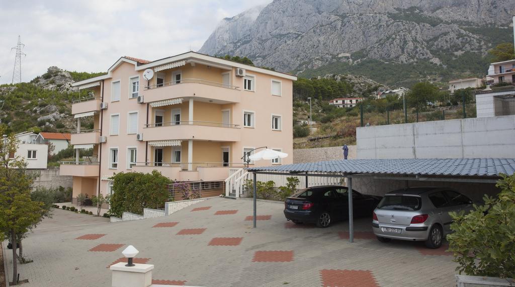 Apartments Damjanovic Makarska Bagian luar foto