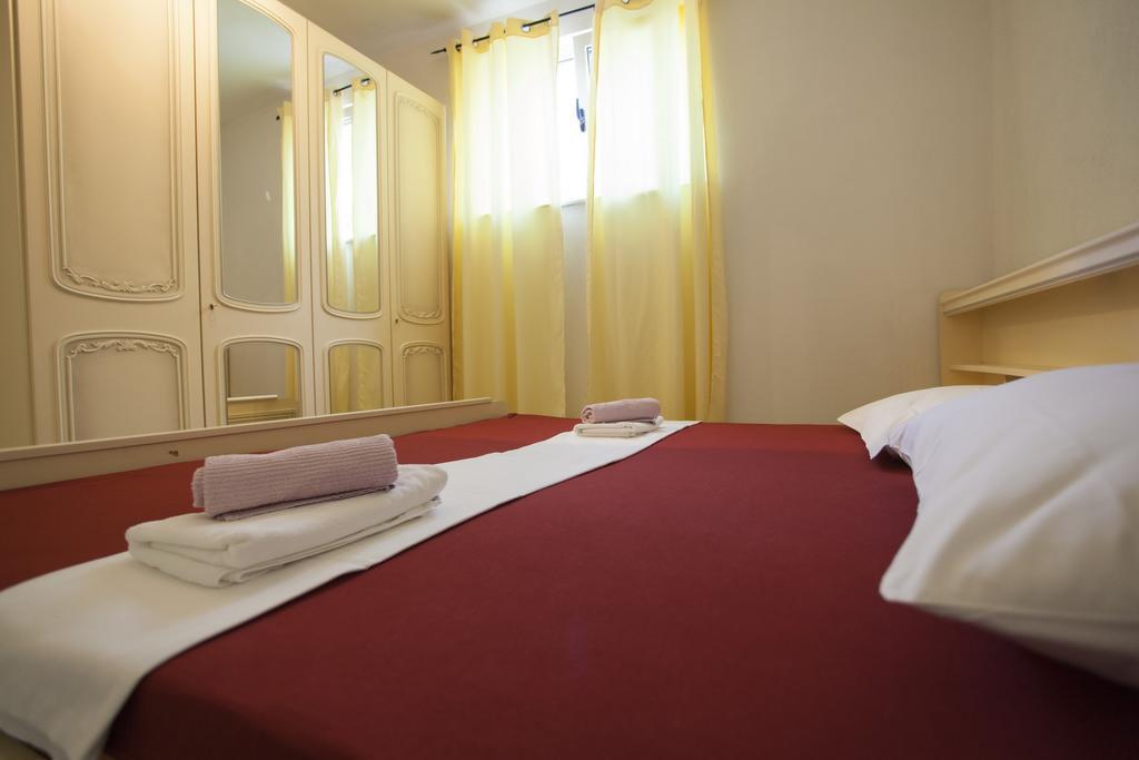 Apartments Damjanovic Makarska Ruang foto
