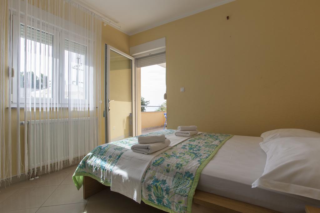 Apartments Damjanovic Makarska Ruang foto