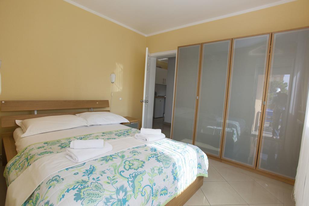 Apartments Damjanovic Makarska Ruang foto