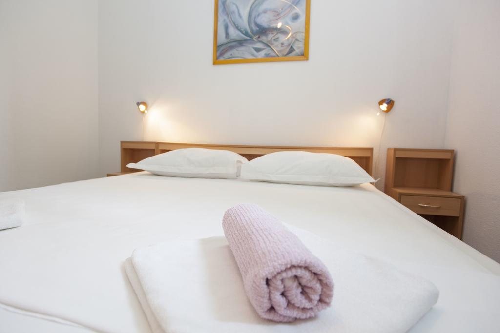 Apartments Damjanovic Makarska Bagian luar foto